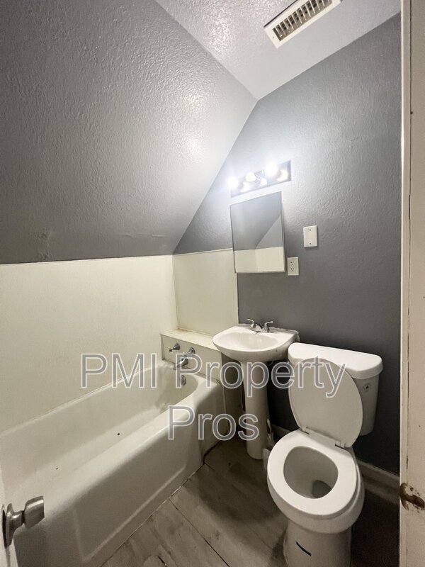 Photo - 1235 N 26th St