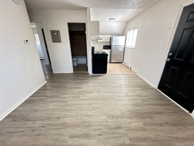 Building Photo - 1016 4th St Rental