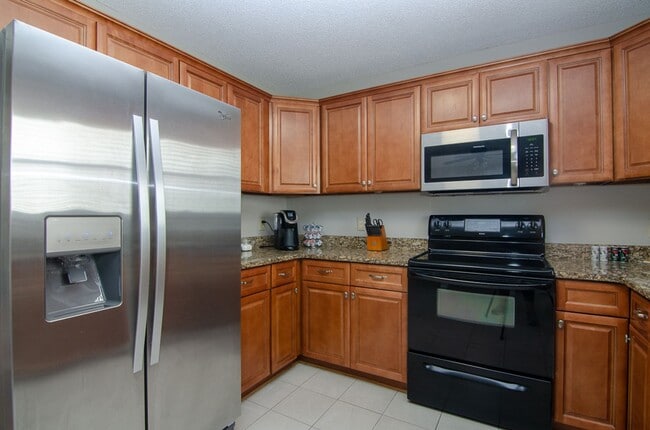 Photo - 306 Wedgewood Ct