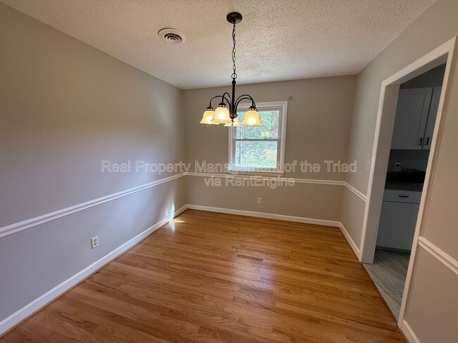 Photo - 2563 Wood Valley Rd