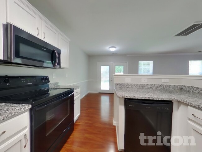 Photo - 6716 Commack Dr