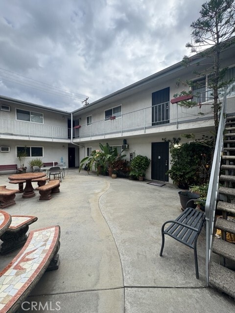 Building Photo - 4151 Melrose St Unit I