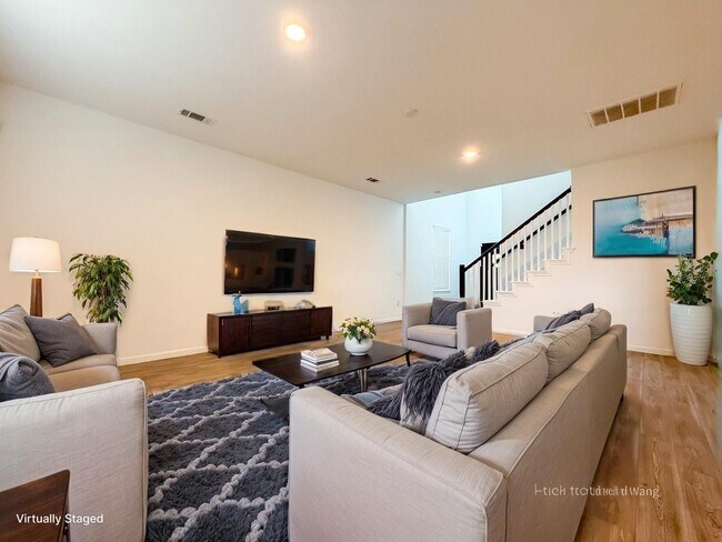 Photo - 1040 Greenshank Dr