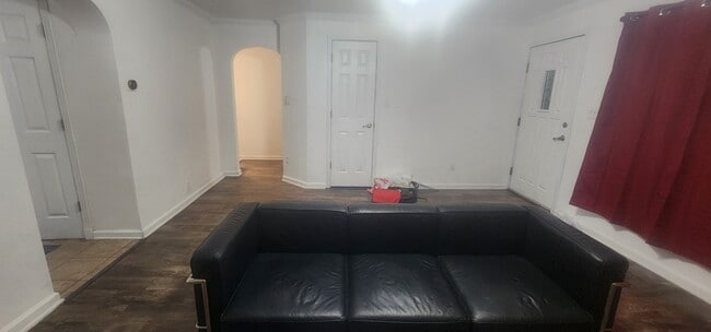 Photo - 406 NE 74th St