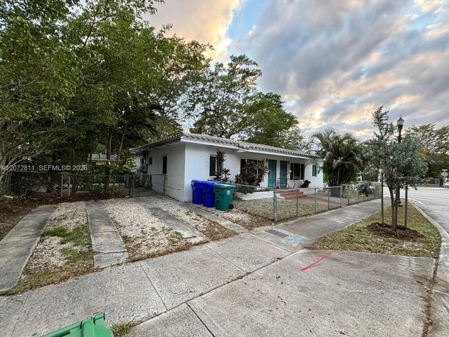Photo - 2 NE 45th St Unit 4