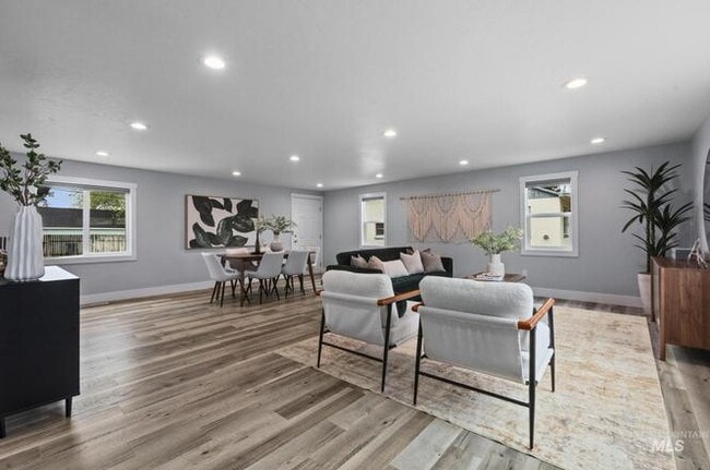 Photo - 2043 S Leadville Ave