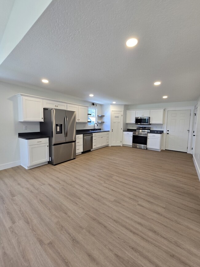 Photo - 6446 Navarre Rd SW