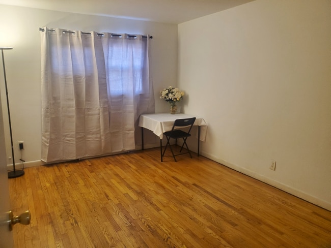 Photo - 410 72nd St Unit Apt. 2