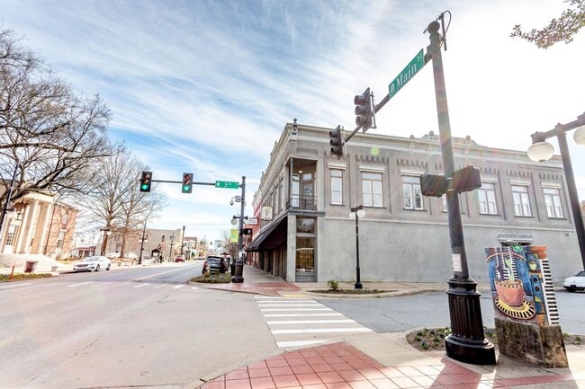 Photo - Cook Building (CB) Unidad 429