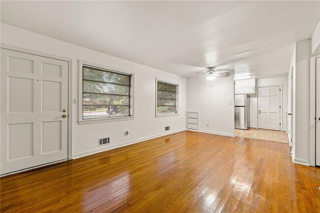 Photo - 606 Sycamore Dr