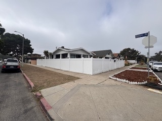 Photo - 1100 W 48th St