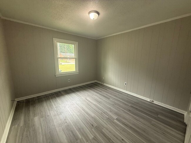 1704 Snowden Dr SE Unit A
