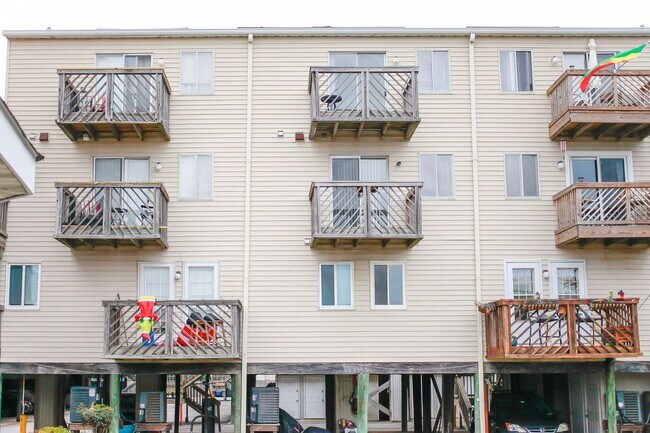 Photo - Stunning Waterfront Condo with Deep Water Access!