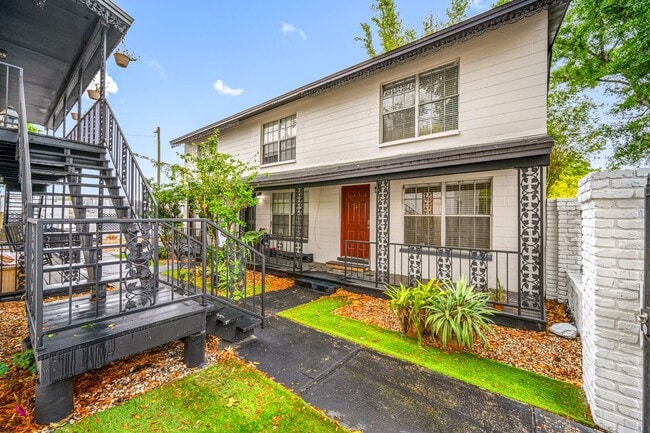 Photo - Renovated Seminole Heights Townhome with Laundry Included Unit 4004-C