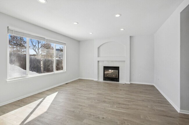 Photo - 4 bedroom 3.5 bathroom in Rock Creek