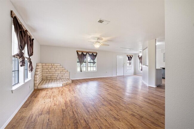 Photo - 6618 Cherrywood Ln