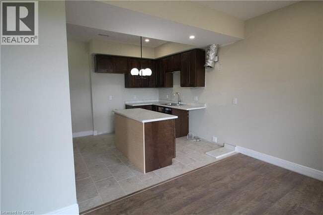 Photo - 1395 Bleams Rd