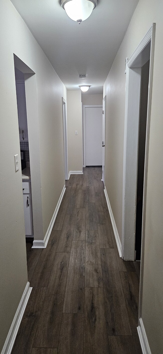 Wallway - 232 Cincinnati Ave Townhome