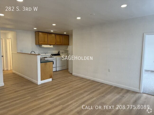 Building Photo - 282 S 3rd W St Rental