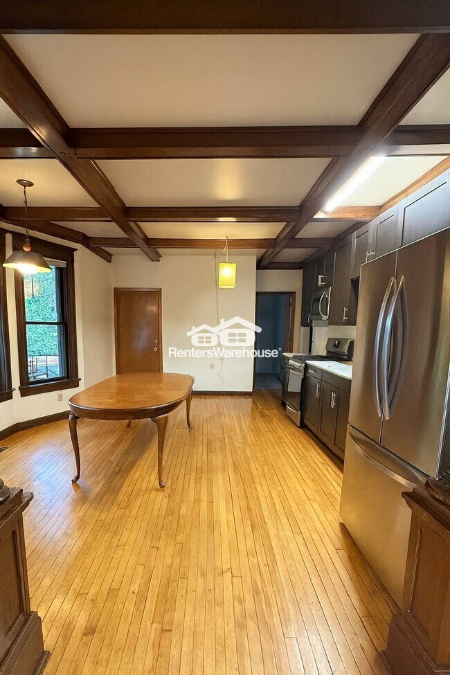 Photo - 1700 Como Ave SE