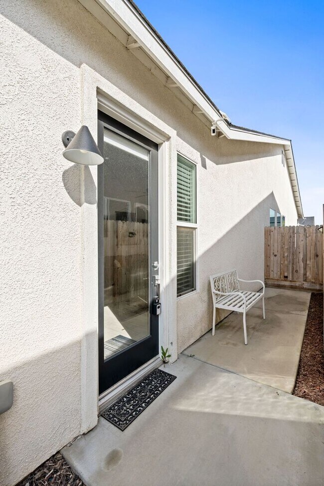 Photo - 336 E Tyler Ct