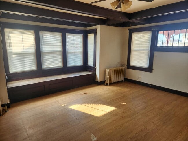 Building Photo - 37 Jennings Ave Unit 2 Rental