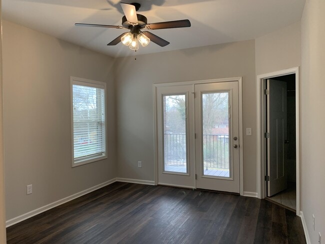 Photo - 175 Old Shackle Island Rd