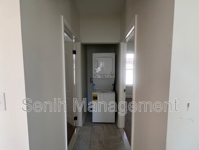 Photo - 2972 Field St