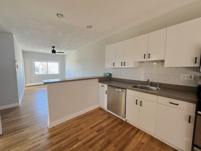 Photo - 345 Border St Unit 2