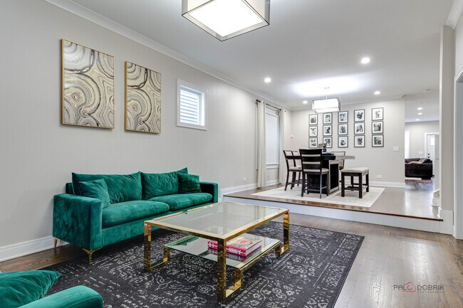 Photo - 3931 S Wells St