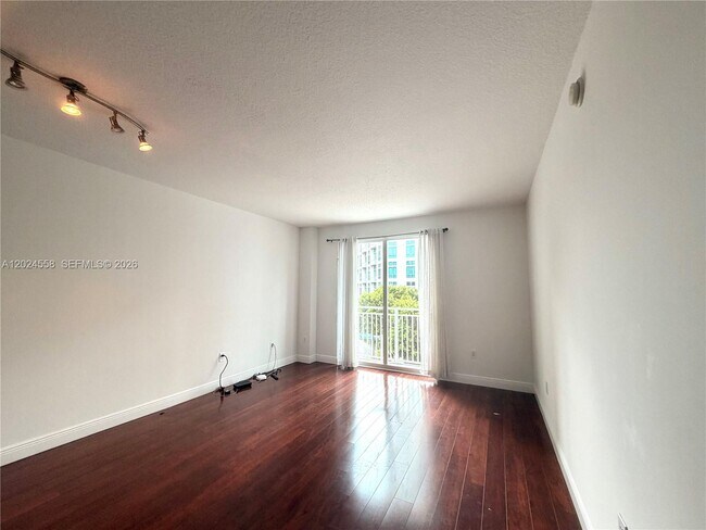 7290 SW 90th St Unit 303