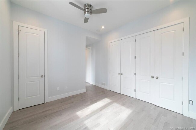 Building Photo - 847 State St Unit 1A