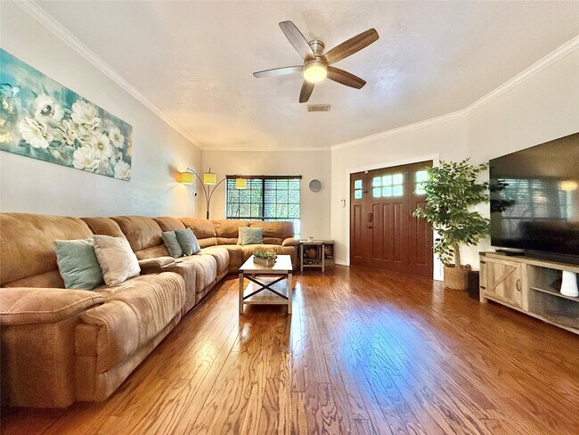 Photo - 42 Village Knoll Pl