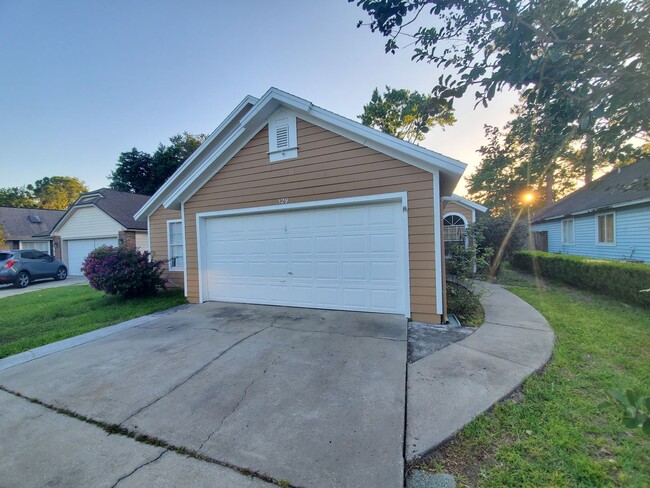 Photo - 129 Edgewater Cir Casa