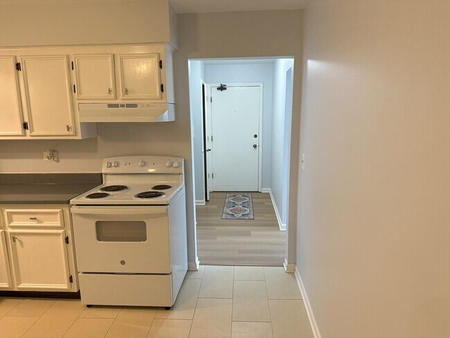 Photo - 790 Lee St Unit 2