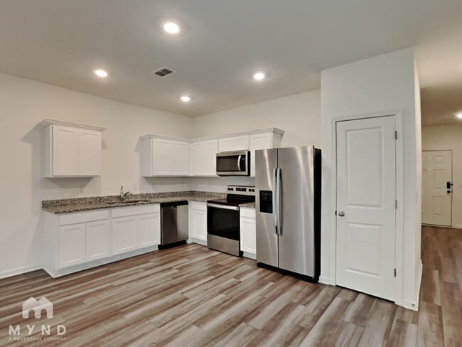 Photo - 2635 Coventry St SW