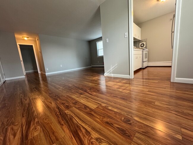 Building Photo - Oakwood Avenue Rental