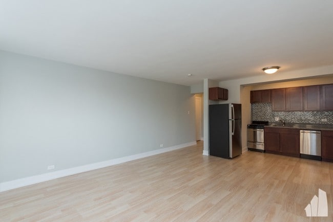 Photo - 445 W Wellington Ave Unit 6A