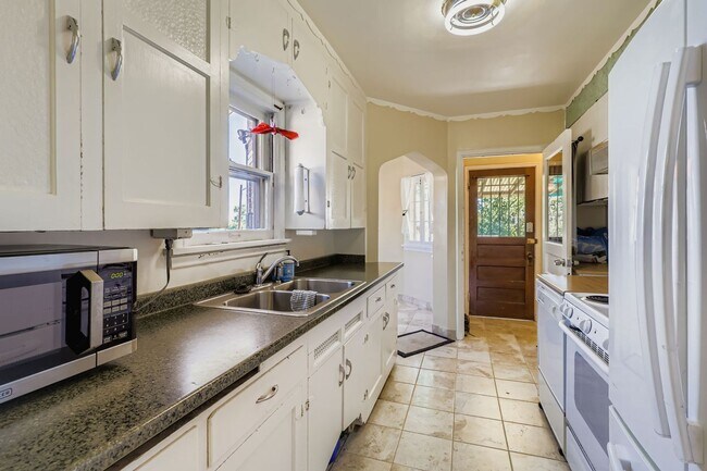 Photo - LOCATION LOCATION!! Unique Tudor 2-bed 1-b...