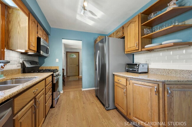 Photo - 363 Marion Ave