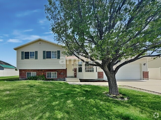 Building Photo - 2996 E 1530 S Rental