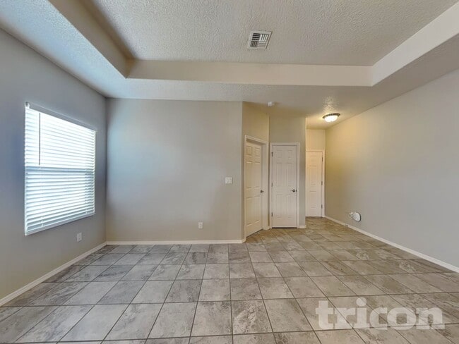 Photo - 7033 Mountain Hawk Loop NE