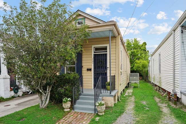 Photo - 131 Brooklyn Ave