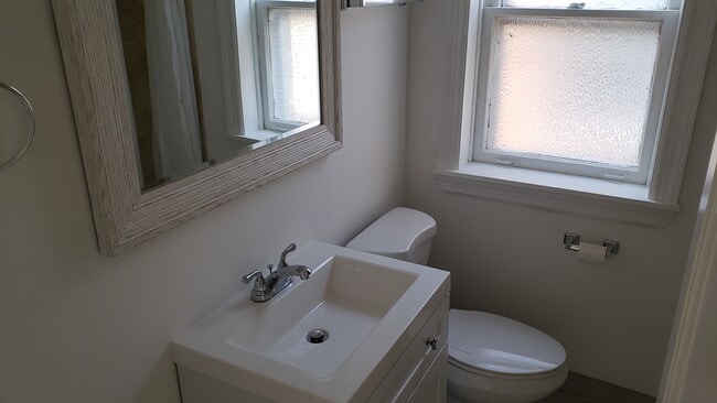 Fotografía del edificio - 7918 Karlov Ave Unidad Floor 2