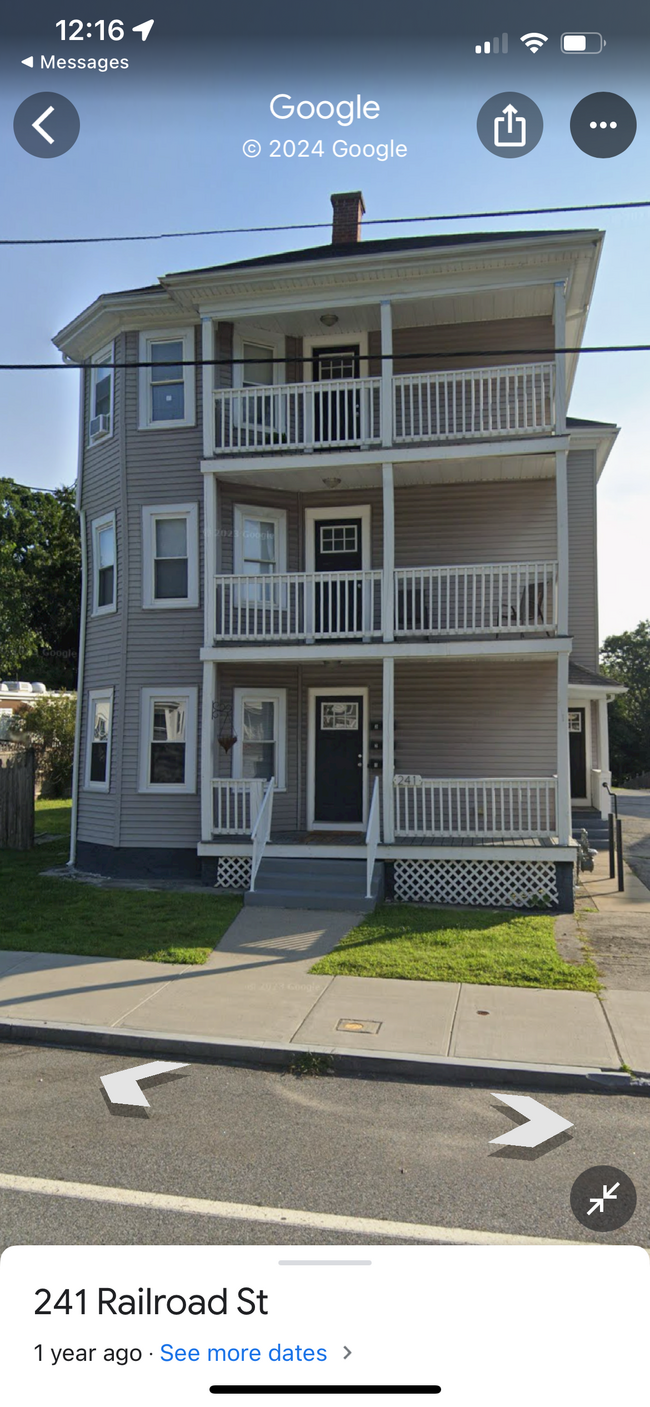 Building Photo - 241 Railroad St Unit 3rd Floor Rental