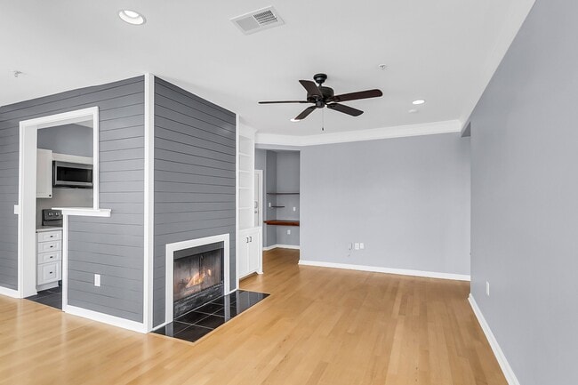 Photo - 2332 Chatelain Way Unit 1