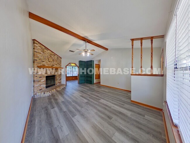 612 Moss Dr