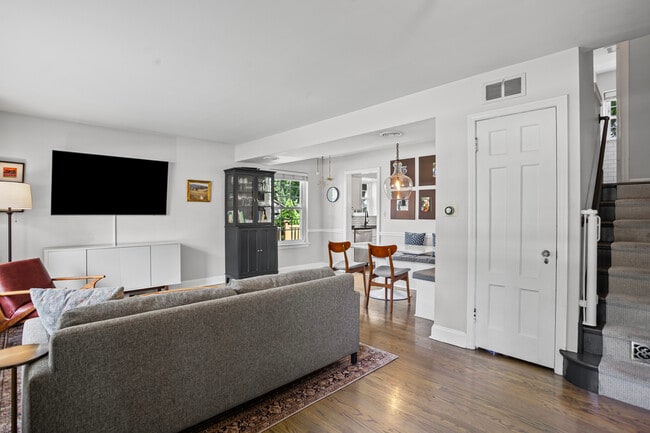 Photo - 449 Longfellow Ave