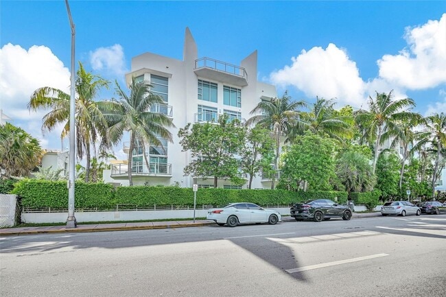 7728 Collins Ave Unit 5