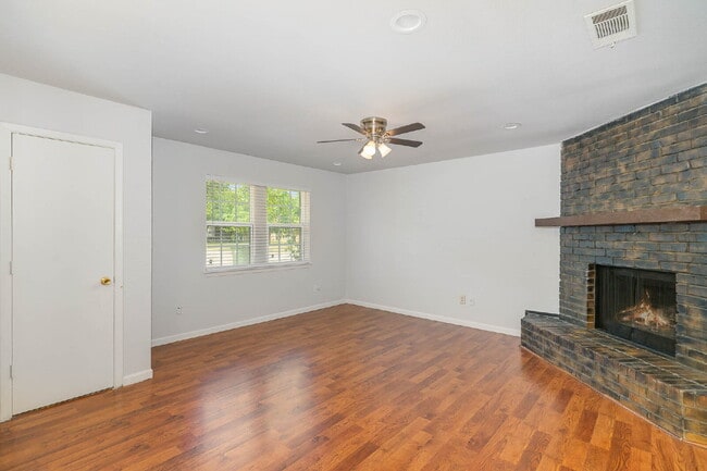 502 W Cedar St